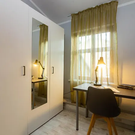 Charming 3-bedroom Center Flat Lejlighed *