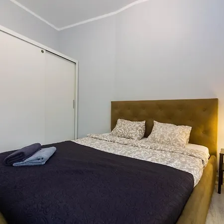 Lejlighed Charming 3-bedroom Center Flat Riga